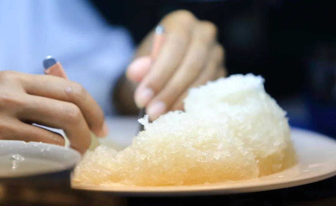 疯狂的燕窝:年轻人叫不醒,商家拼命赚