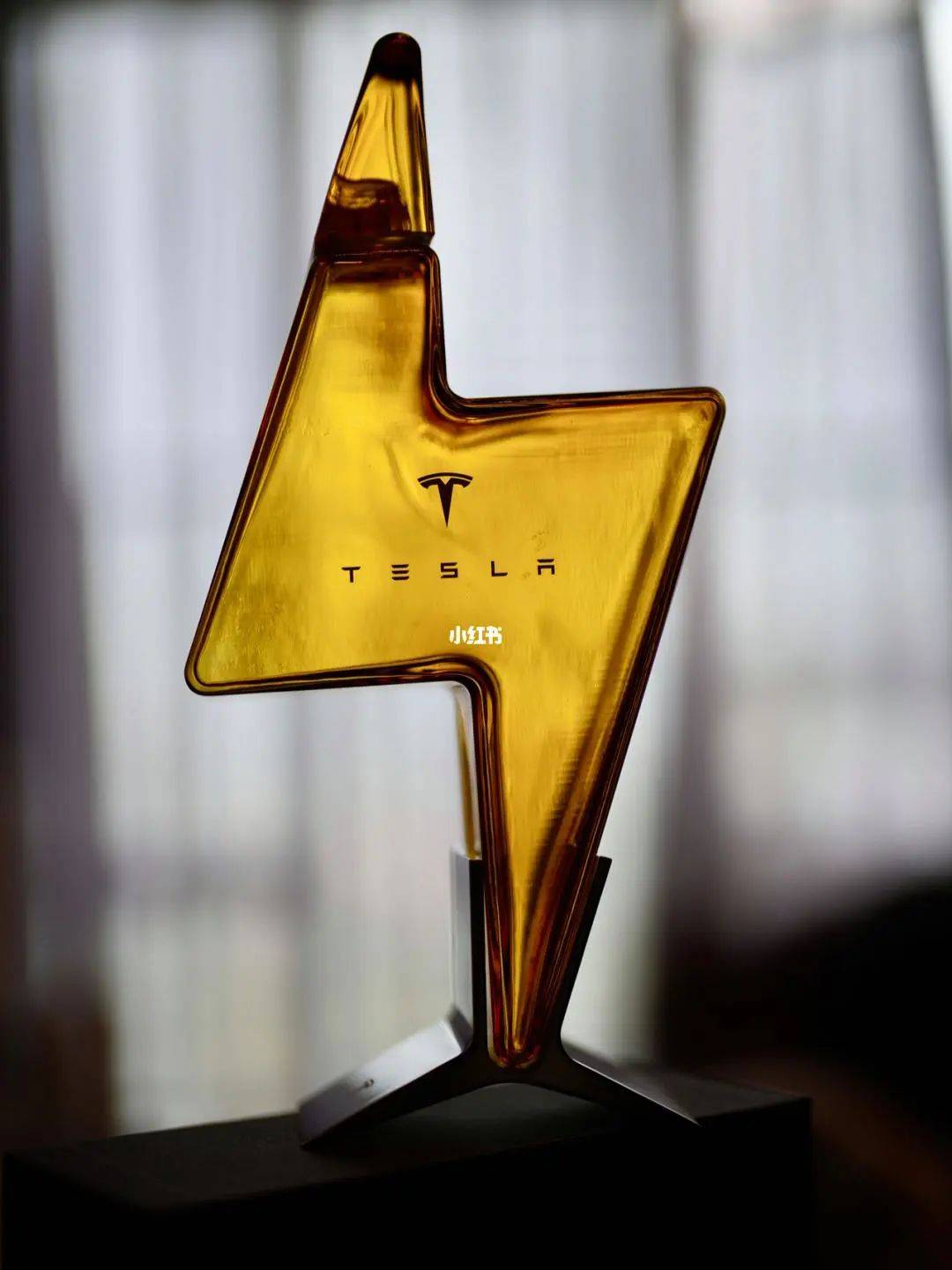 特斯拉出圣诞毛衣了,一分钟售罄