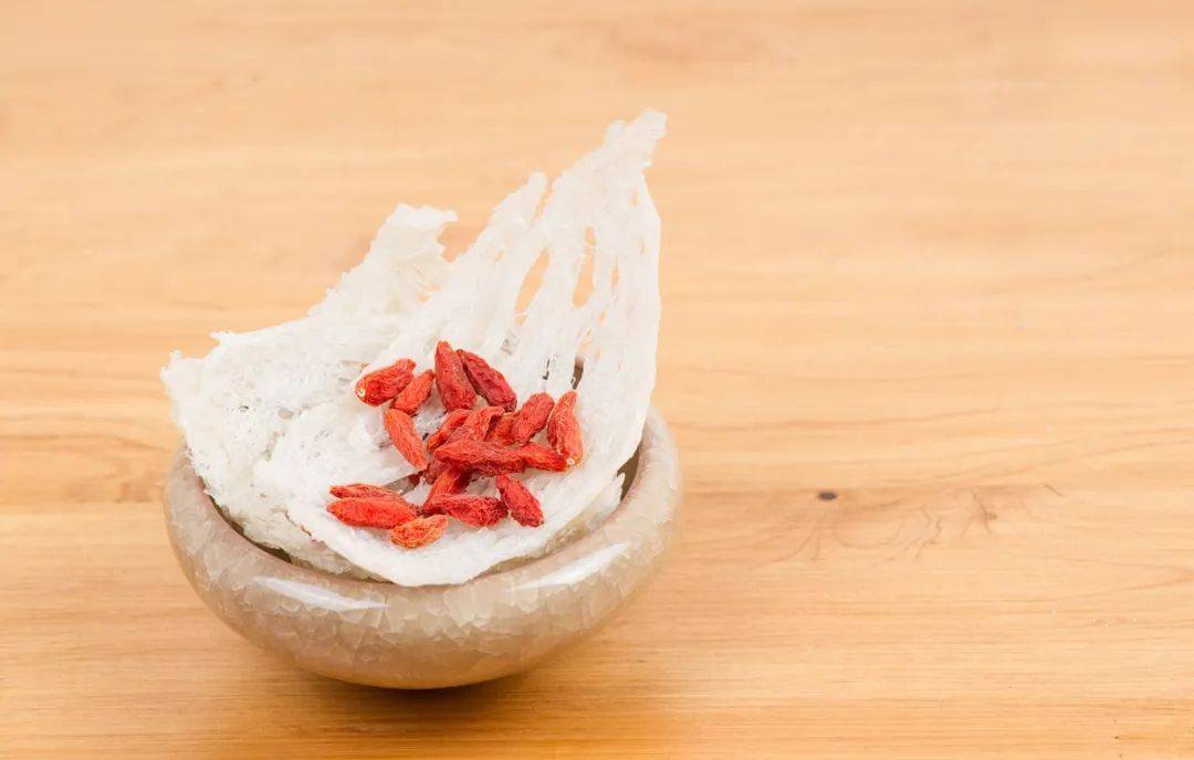 疯狂的燕窝:年轻人叫不醒,商家拼命赚