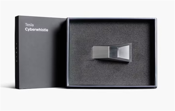 特斯拉出圣诞毛衣了,一分钟售罄