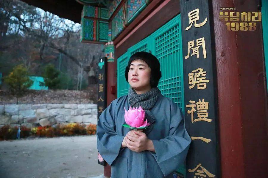 卫龙营销“佛”了？以“躺平人设”出圈，其实是想要一个“Wow Moment”