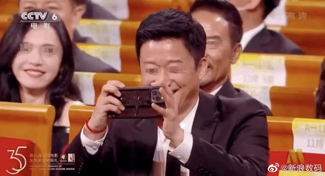 用iPhone惹争议，吴京不冤！
