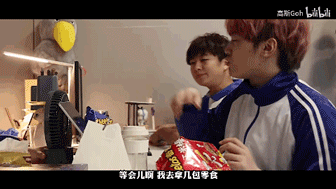 图2高斯Goh开学季.gif