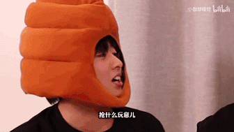 图13小傲想睡觉开学季.gif