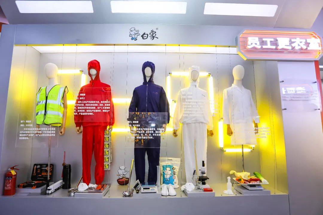 品牌都在琢磨的「年轻化」，白象凭借「泡面工厂沉浸式主题店」把格局打开了