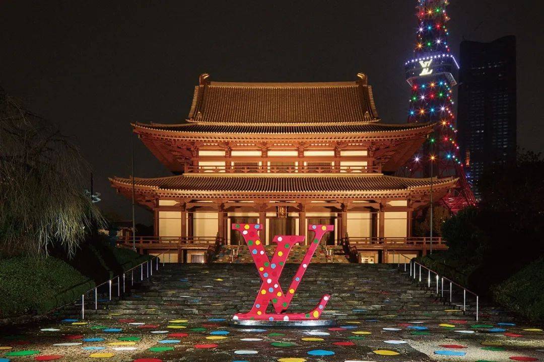 时隔10年！“LV X 草间弥生”又杀回来了！连东京塔都变成了“波点塔”！网友：阵仗确实大，但密恐麻了！
