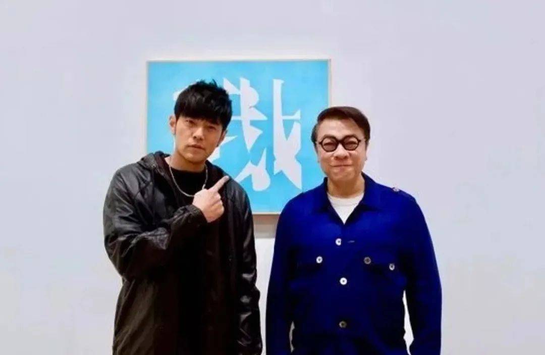 蔡康永开“冤种”艺术展，周杰伦一口气买3张？批发进货式购买，引粉丝不解！网友：看不懂啊，这也算艺术品？
